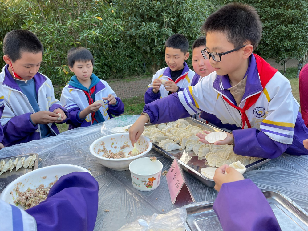 通江六小探索“研学旅行+劳动实践”育人新模式