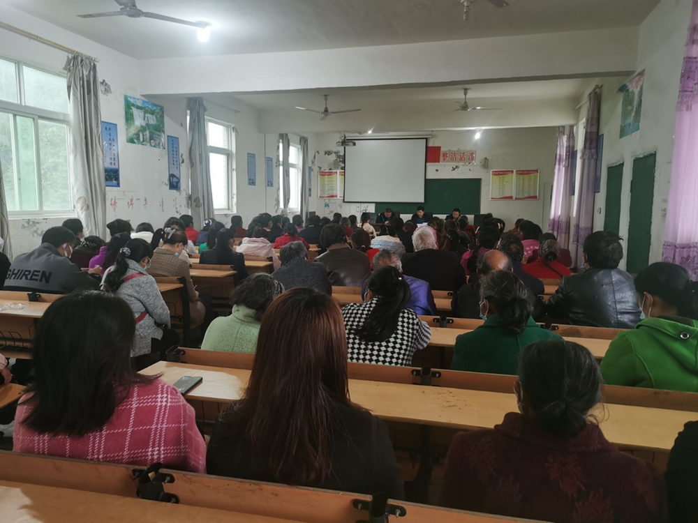 东垭小学以专题讲座促家庭教育水平提升