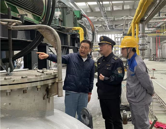 做绿水青山的守护人