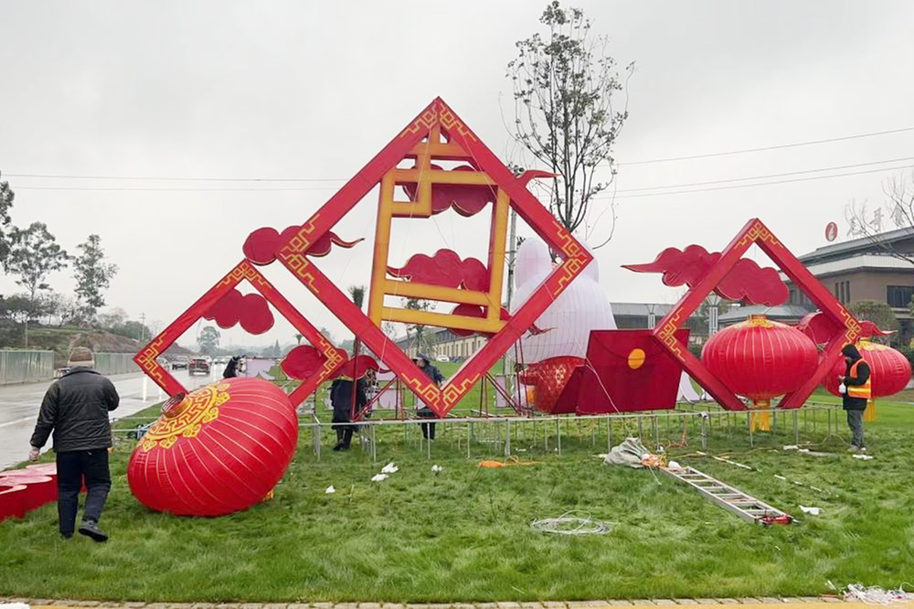 武胜县：张灯结彩迎新春 亮化工程点“靓”城区