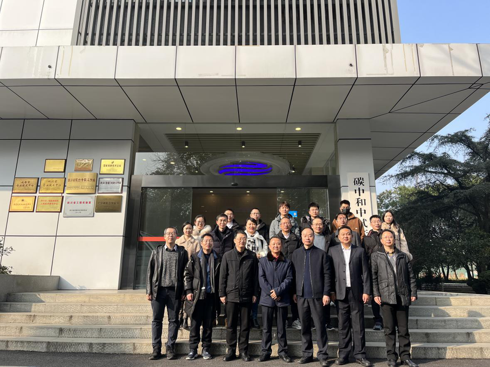 成都市科协专家服务团到青白江调研座谈