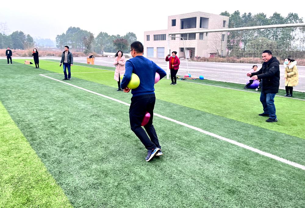 浓溪镇丰富职工干部业余文化生活