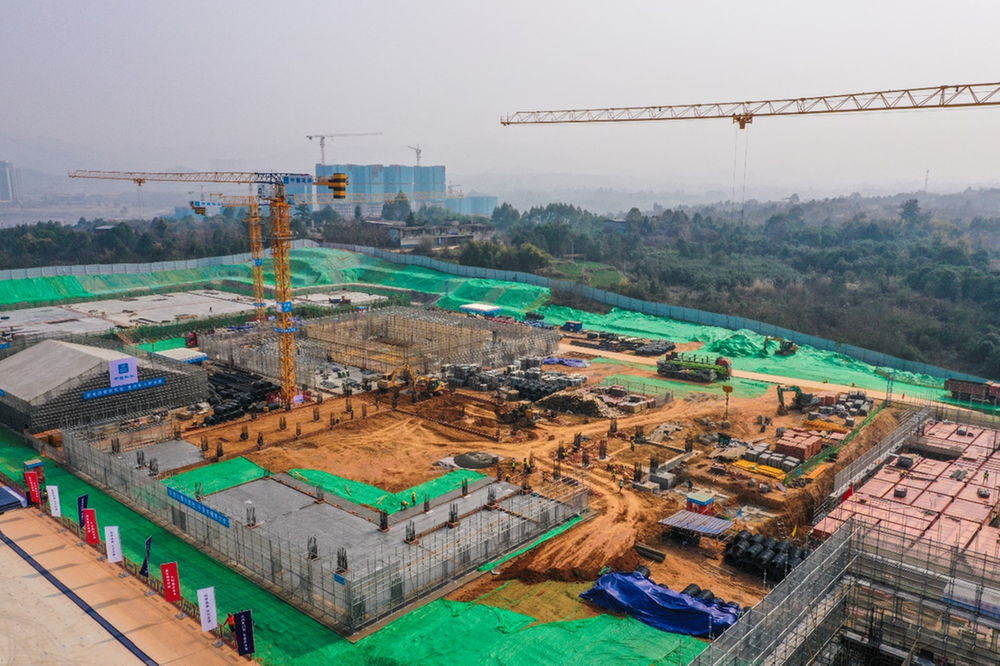 清华附中校长方妍：与眉山人民共同办好清华附中眉山天府学校