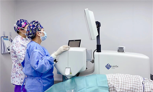 普瑞眼科白内障“双院长+眼科博士”团队：不负光明所托