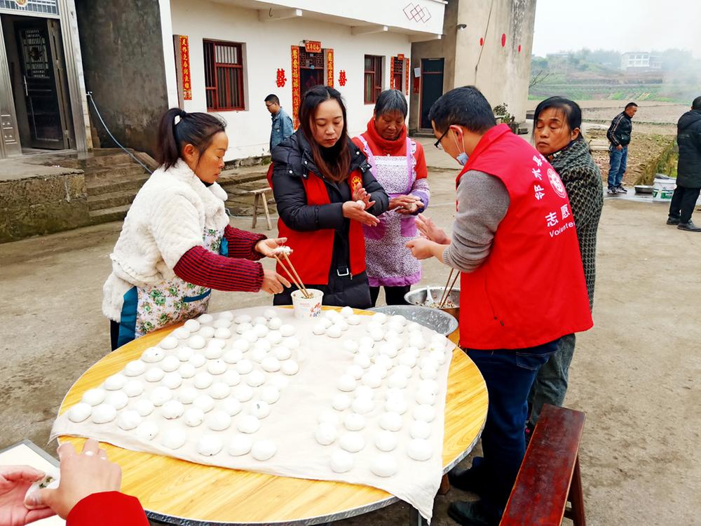 丰禾镇：爱心送汤圆