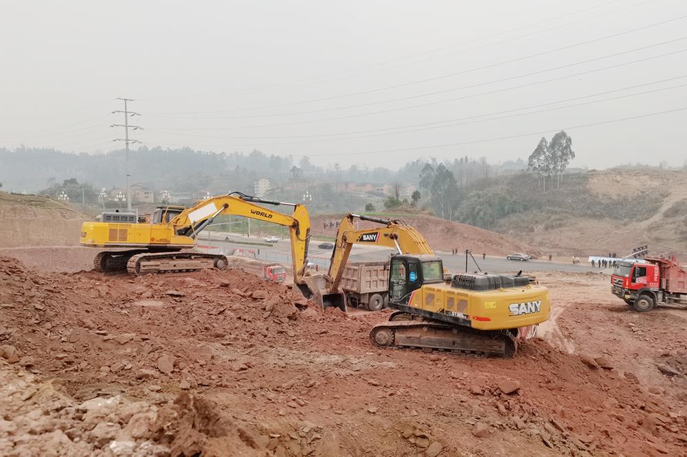 邻水县：项目施工处处火热 城市焕发勃勃生机