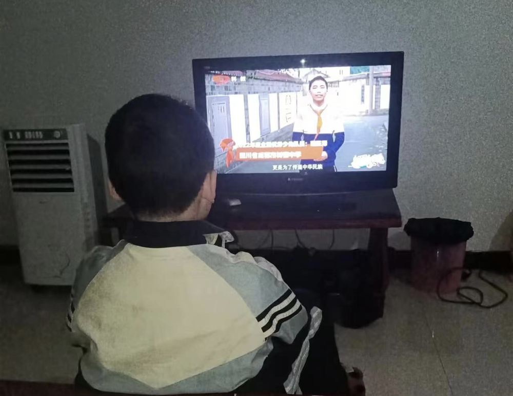 南江县沙河镇乐坝小学组织观看2023四川省中小学春季《开学第一课》