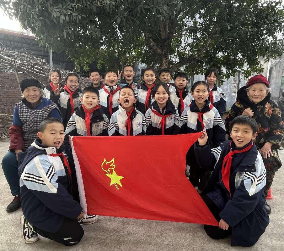 南江县沙河镇乐坝小学弘扬敬老美德