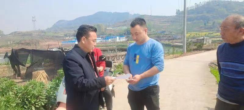 彭山区公义镇天柱村党员群众爱心捐款暖人心