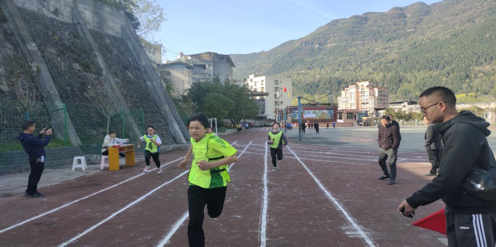 南江县正直督学责任区第七届田径运动会在正直小学举行