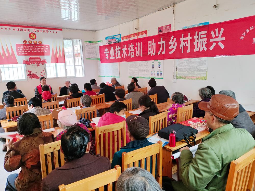 蓬安县科协深入兴旺镇猫儿沟村开展科普活动