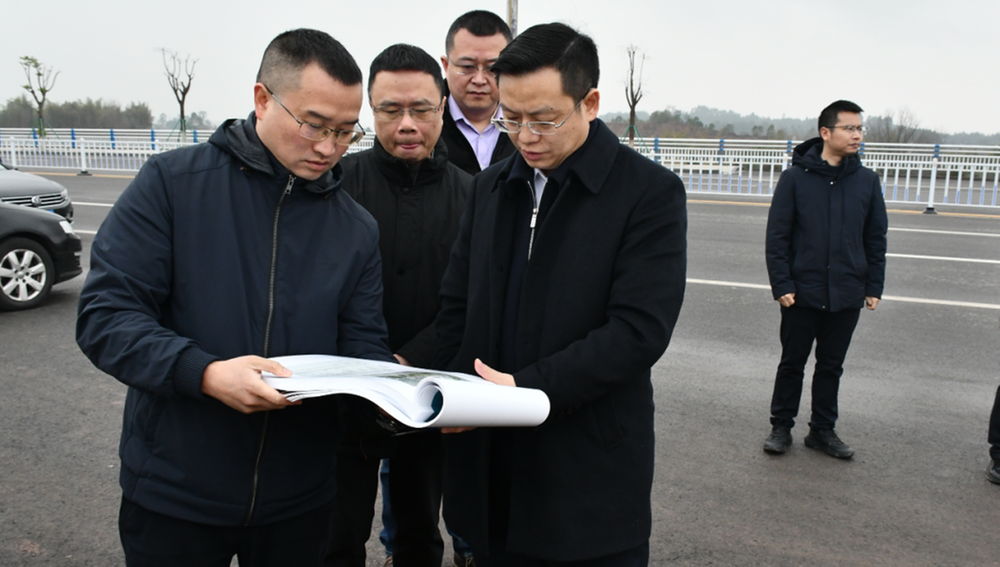 内江市市中区领导调研医疗卫生重点项目建设情况