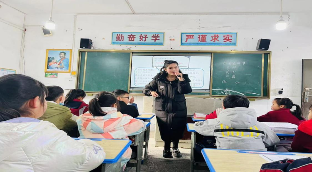 南江县长赤镇龙池学校赛课活动促教师专业成长