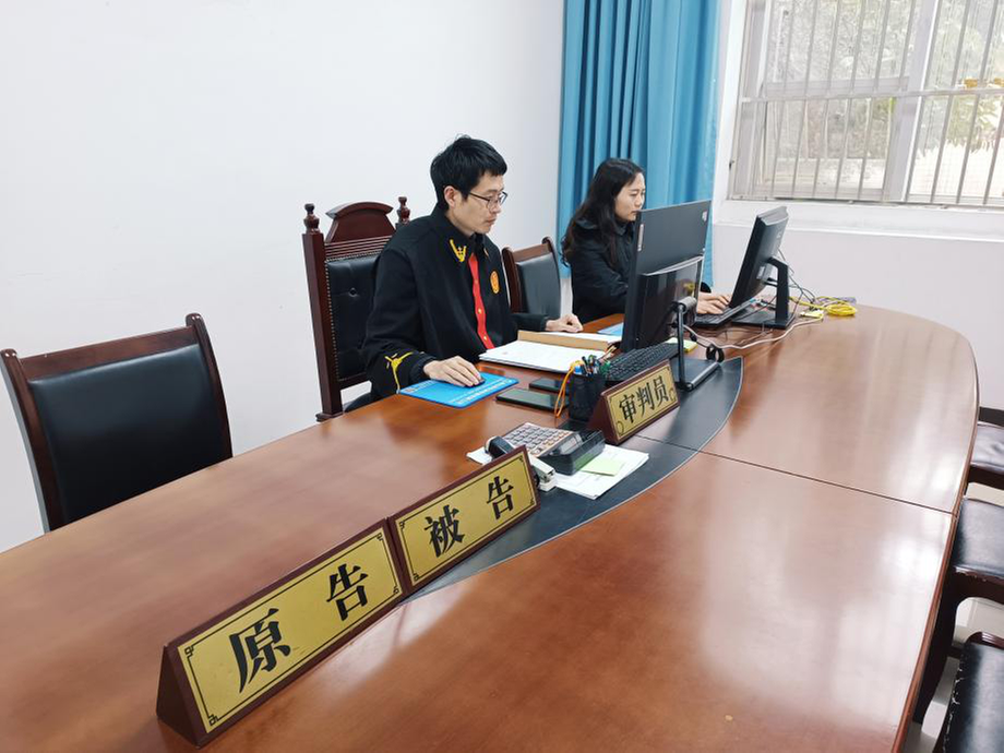 为当事人讨薪当天办 法官“神速”显“温度”