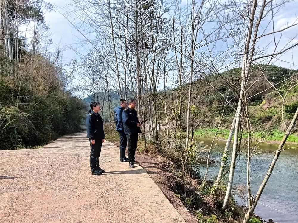 洪雅县抓好春季禁渔工作 筑牢水域生态防线