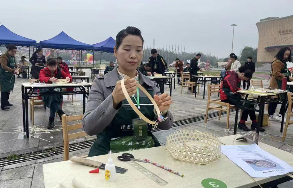 全国乡村工匠职业技能比赛在青神县成功举行