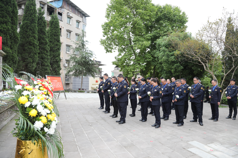 武胜县综合行政执法局开展主题党日活动     