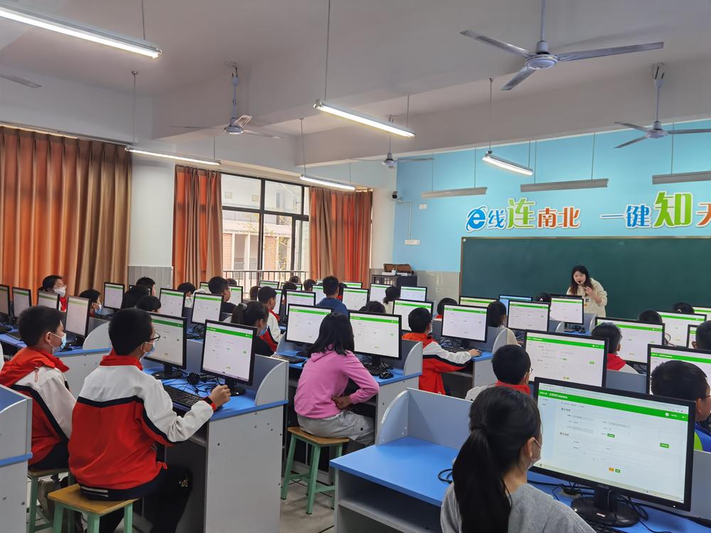 东兴区“四包到户”推进学校安全网格化管理