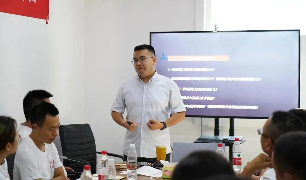 凤凰优创众创空间举办“如何从产品经营走向资本经营”专题讲座