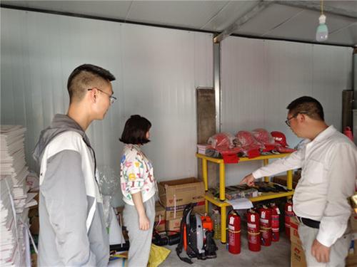 成都东部新区石板凳街道纪工委为森林防火加筑“防火墙”