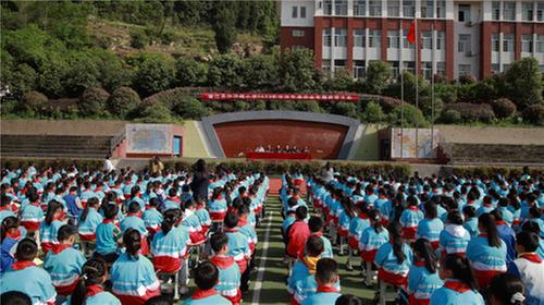 南江县沙河镇小学开展法治暨交通安全教育活动