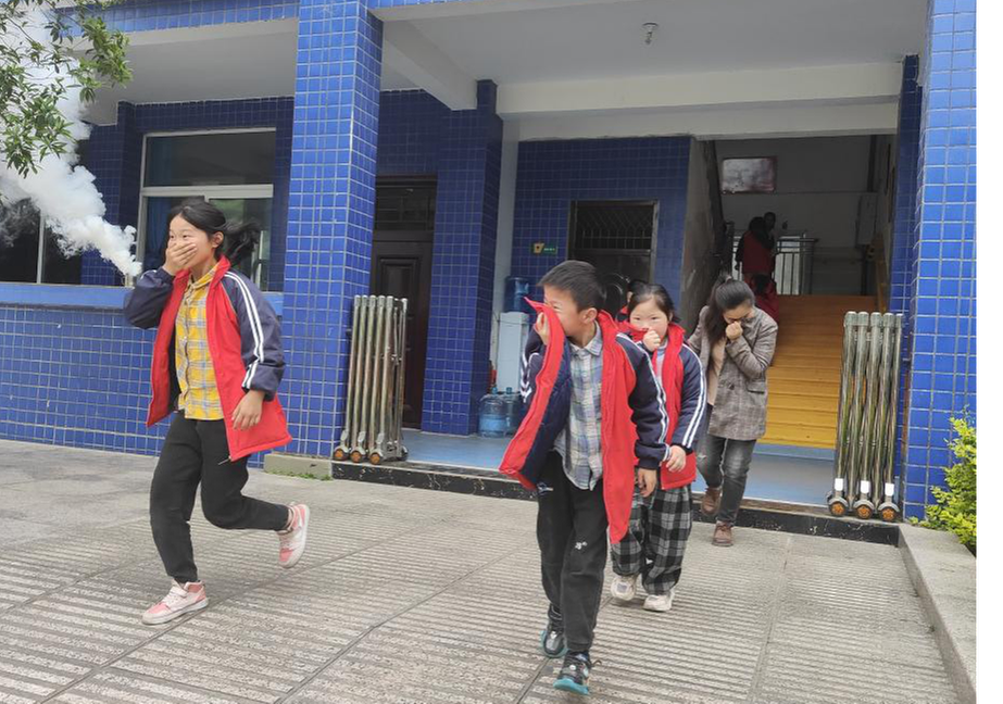 南江县特殊教育学校开展消防疏散演练活动