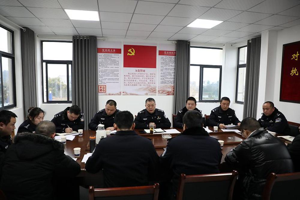 武胜县：送教下基层 助推执法规范化建设