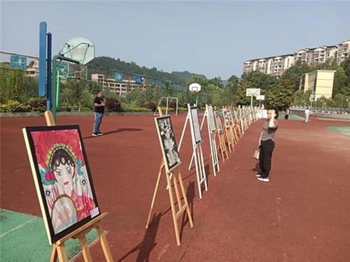 平昌县星光实验学校举行第十届校园文化艺术节