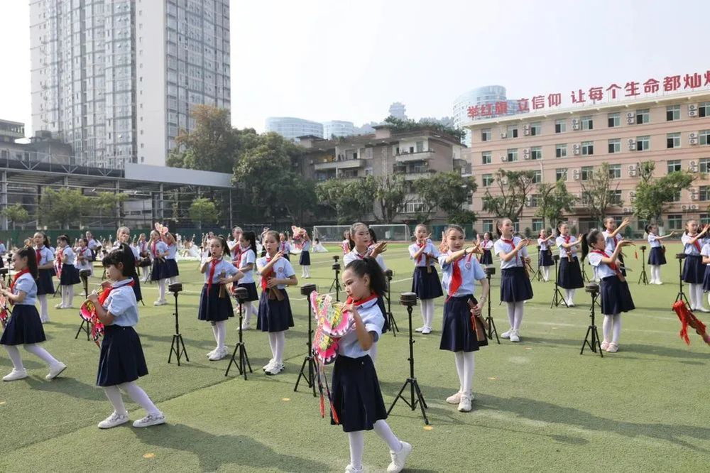 第十一届巴人文化艺术节暨第二届川渝曲艺展演大会“曲艺进校园”在巴师附小举行