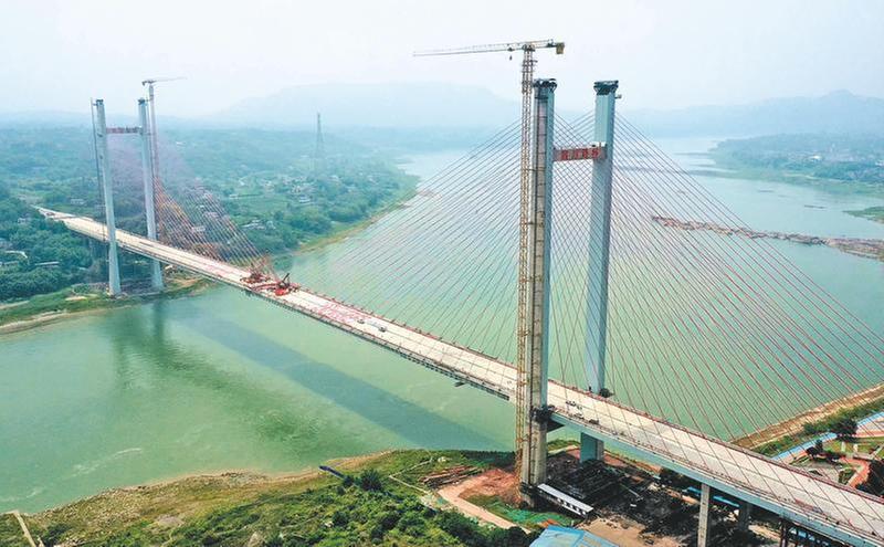 纳溪长江大桥顺利合龙