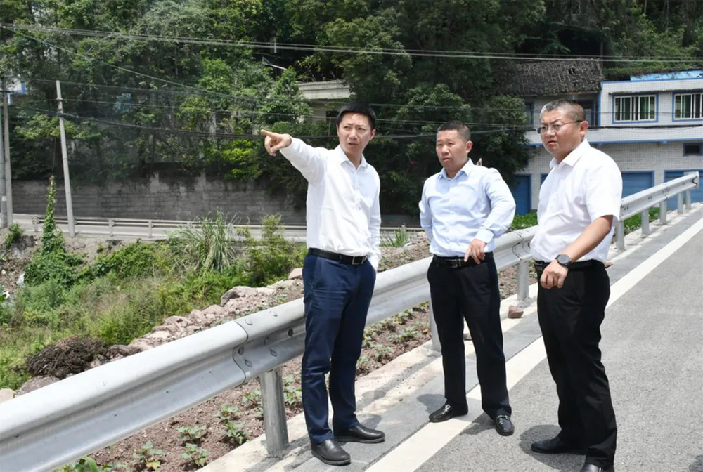 内江市市中区领导调研帮扶企业生产工作运行和绿色节能环保产业园基础设施建设工作