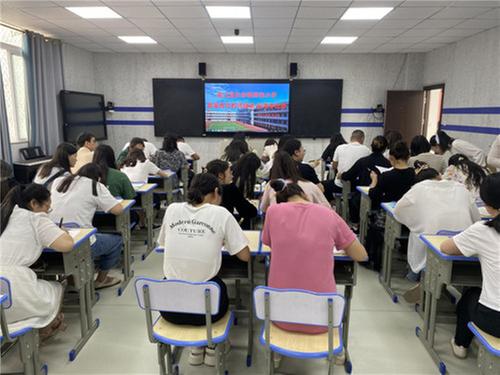 南江县长赤镇桥梁小学举行首届青年教师钢笔粉笔字大赛