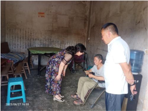 内江市科协赴农村面貌改善行动包联村开展走访慰问活动