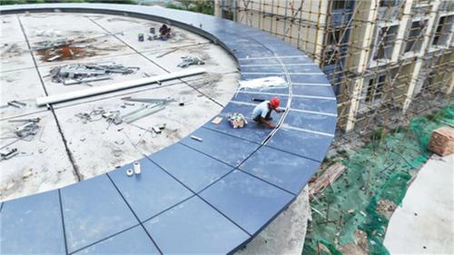 青神：战高温抢进度 项目建设“加速度”