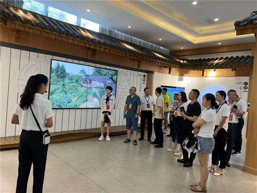 岳池县：发挥人大代表职能 助力乡村振兴