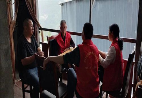 金口河区老科协深入畜牧养殖专合社开展调研