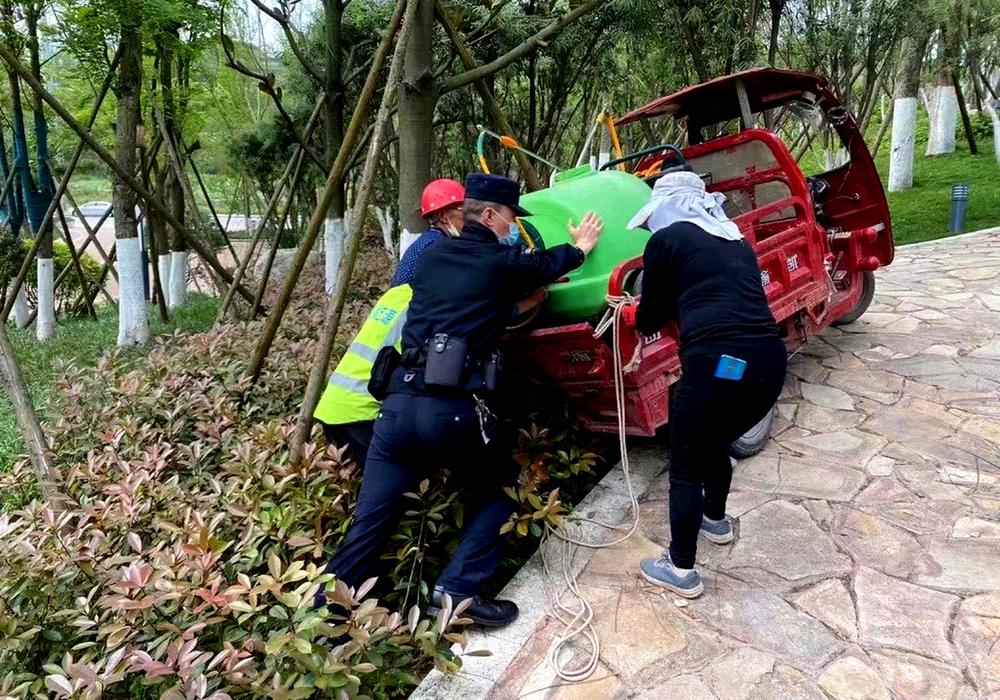 平凡有担当  铁拳铸警魂
