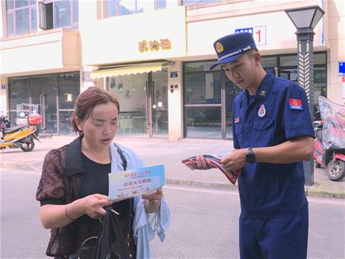 邻水县：消防知识进小区 安全意识入人心