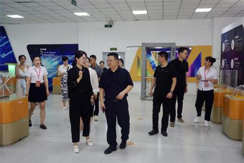 省科协领导到资阳调研校园、社区科技馆工作