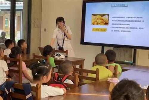 青神县：聚焦“一老一小” 守护“朝夕美好”