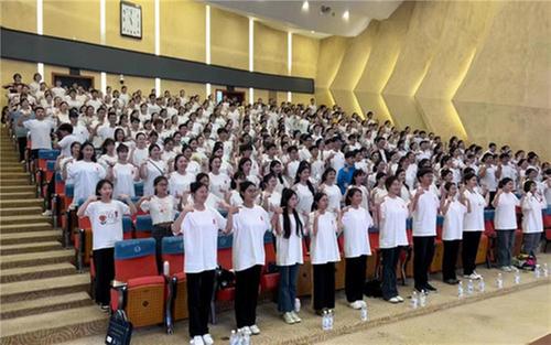 做好东道主，以“礼”迎大运