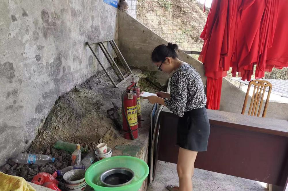 前锋区广兴镇开展“6·19”佛事节民间信仰点安全检查