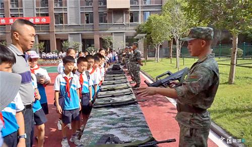 全民国防教育日｜内江市市中区100余名小学生零距离接受国防教育