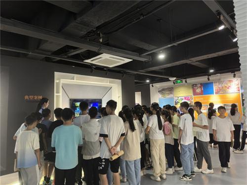 邻水县：禁毒普法“第一课” 撑起青春“保护伞”