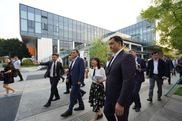 共创数智“一带一路”  成都企业与乌兹别克斯坦费尔干纳州签订合作协议