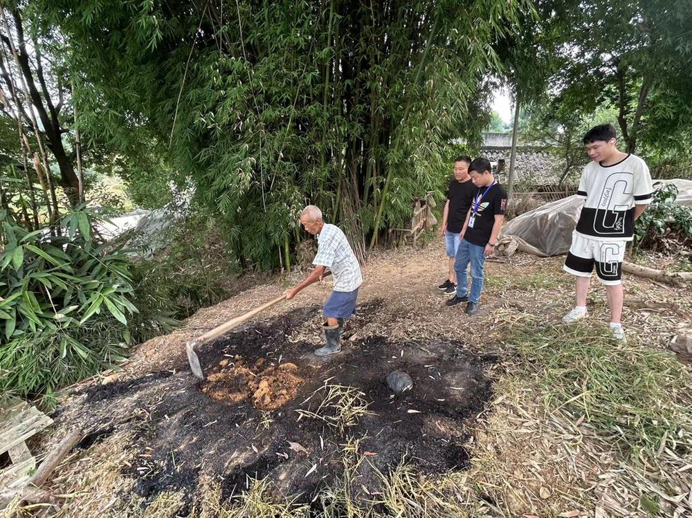“秸”尽全力 打好禁烧“组合拳”