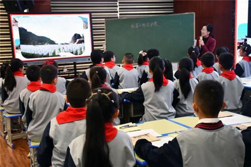 巴州区三小开展校级联动融合发展工作推进会