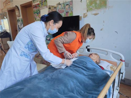 洪雅县 ：不断织密服务网 让“养老”变“享老”