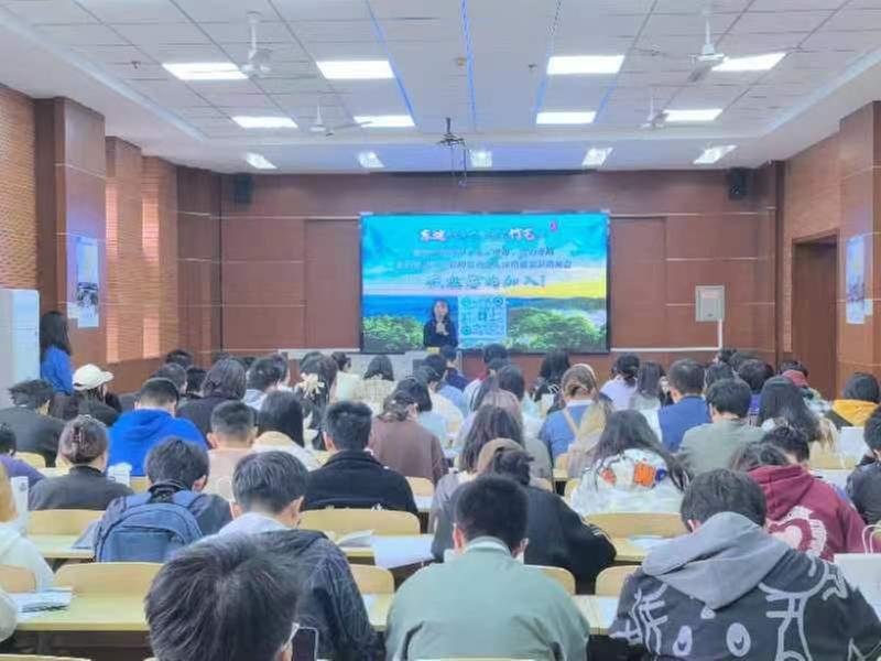 青神县：金秋送岗进高校 助企揽才出实招