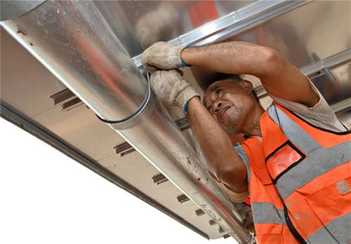 东兴区：大型“指路牌” 导航全覆盖